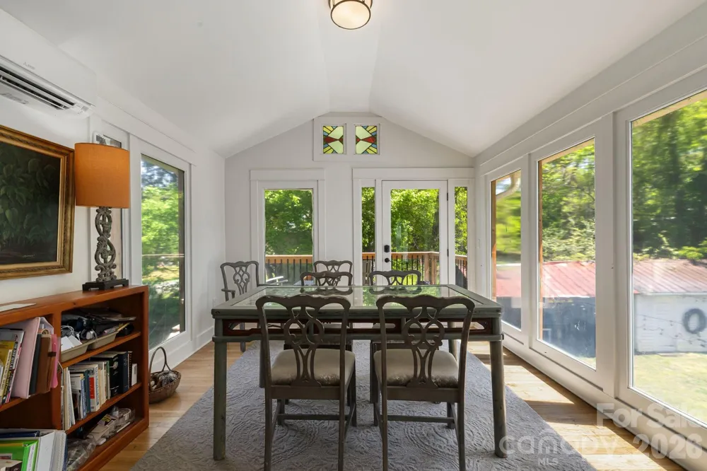 79 Walnut Street Hot Springs, NC 28743