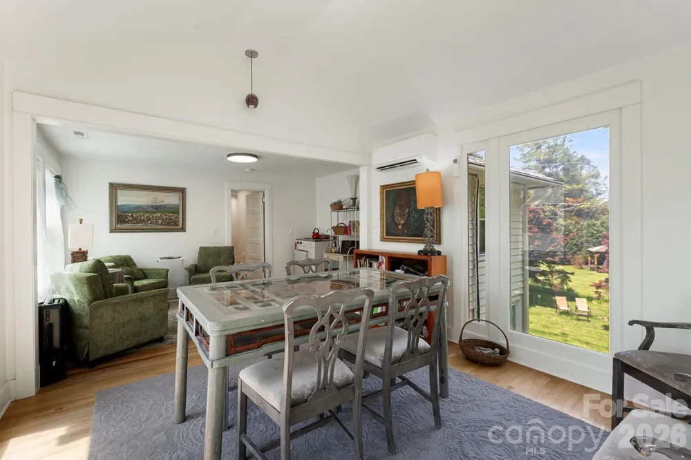 79 Walnut Street Hot Springs, NC 28743