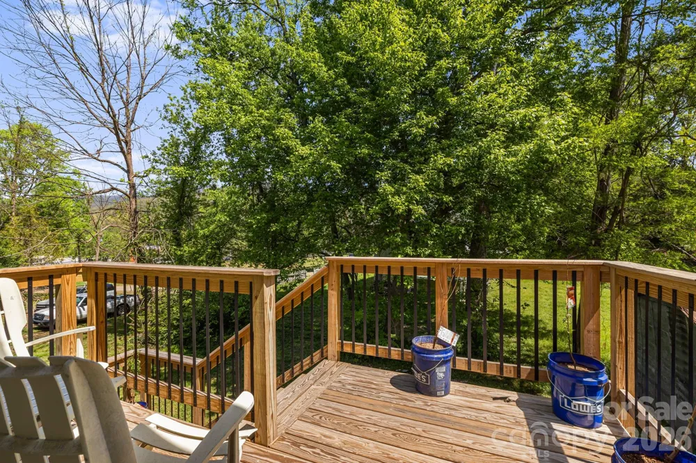 79 Walnut Street Hot Springs, NC 28743