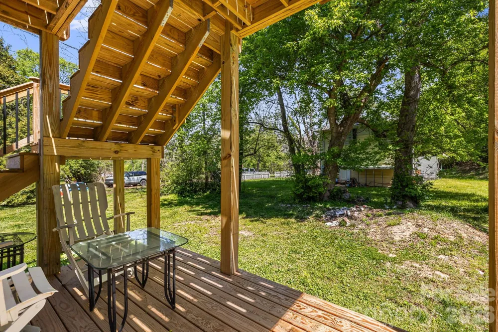 79 Walnut Street Hot Springs, NC 28743