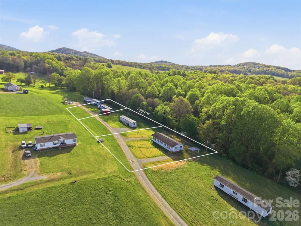 114/116/137/154 Harrington Place Drive Taylorsville, NC 28681