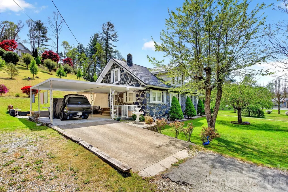 6507 S 226 Highway Spruce Pine, NC 28777