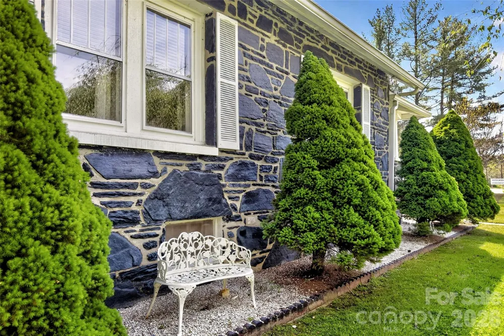 6507 S 226 Highway Spruce Pine, NC 28777