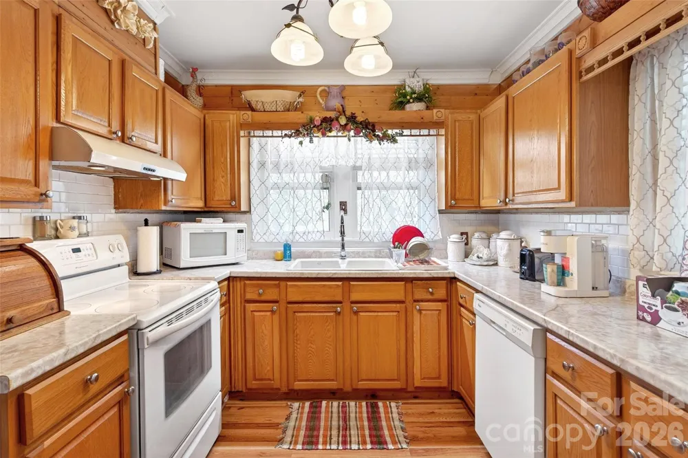 6507 S 226 Highway Spruce Pine, NC 28777