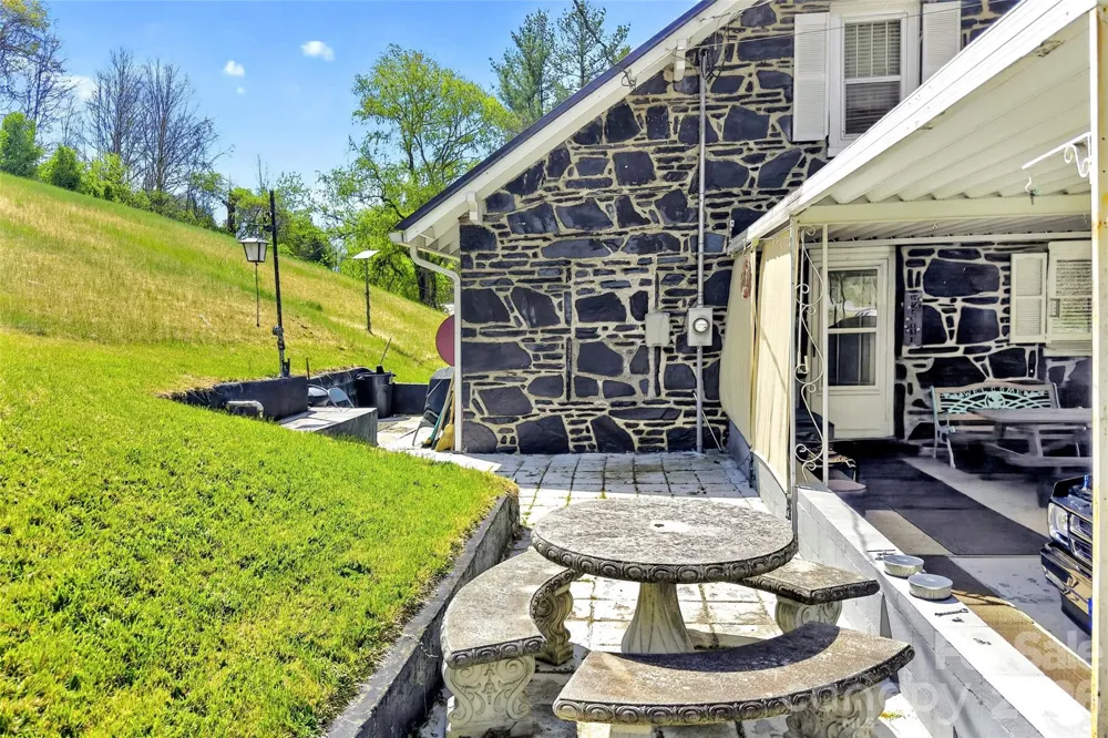 6507 S 226 Highway Spruce Pine, NC 28777