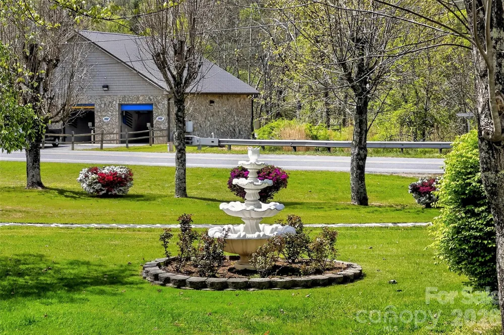 6507 S 226 Highway Spruce Pine, NC 28777