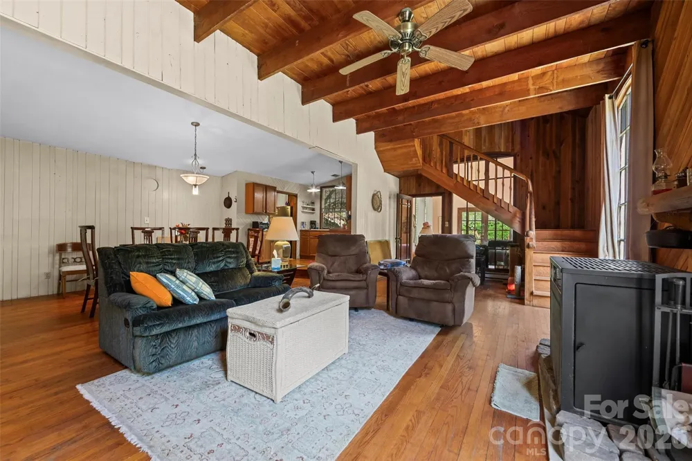 1717 Howard Moore Road Hot Springs, NC 28743
