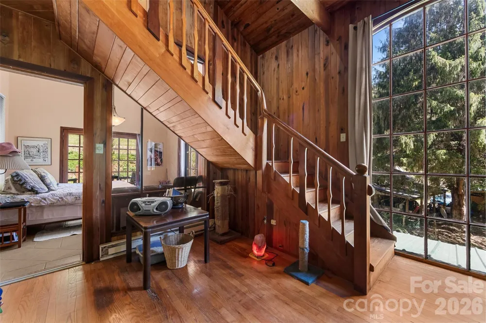 1717 Howard Moore Road Hot Springs, NC 28743