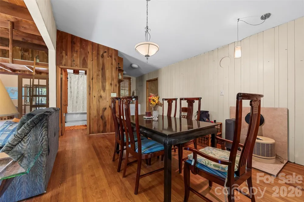 1717 Howard Moore Road Hot Springs, NC 28743