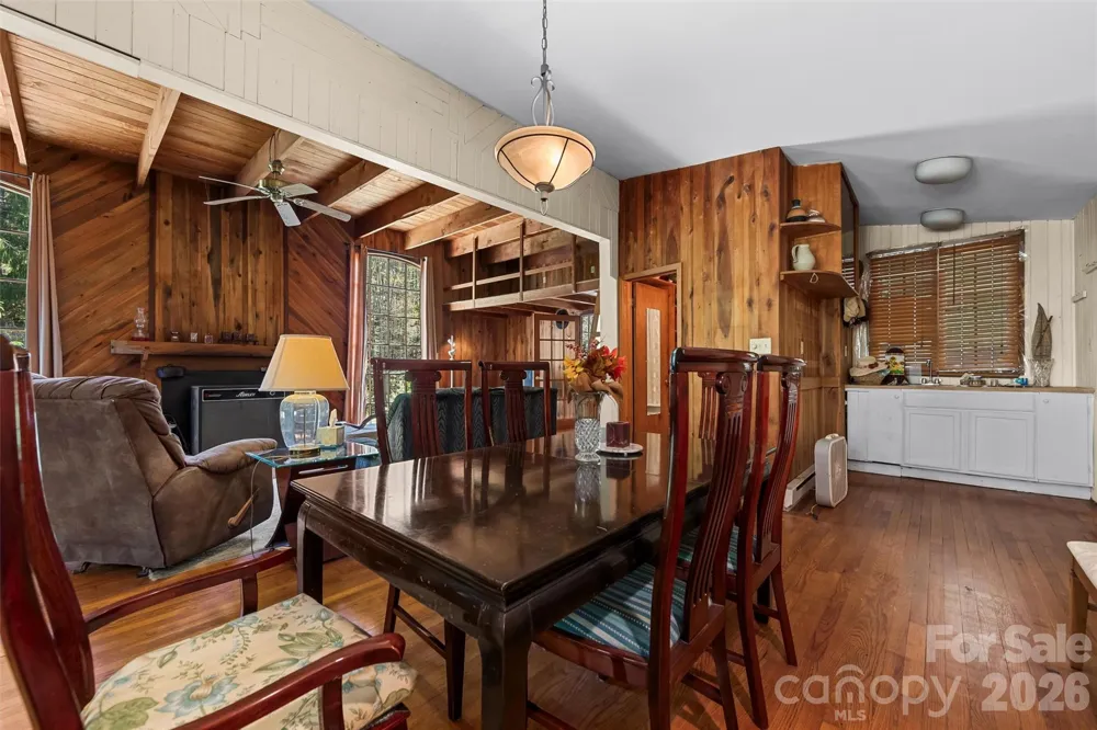 1717 Howard Moore Road Hot Springs, NC 28743