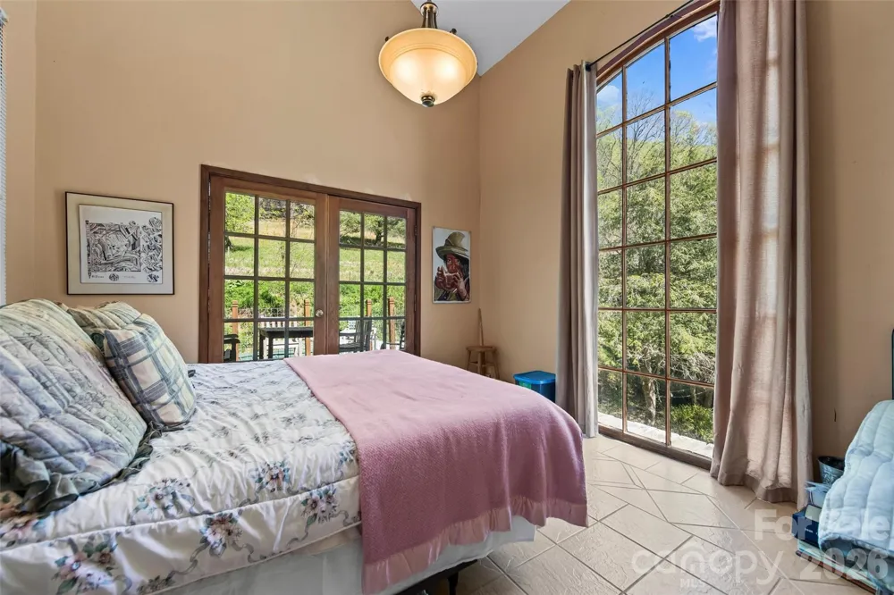 1717 Howard Moore Road Hot Springs, NC 28743