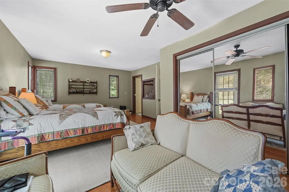 1717 Howard Moore Road Hot Springs, NC 28743