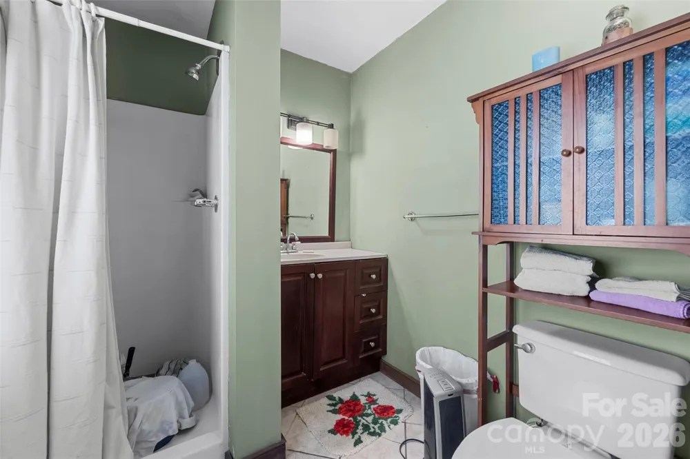 1717 Howard Moore Road Hot Springs, NC 28743