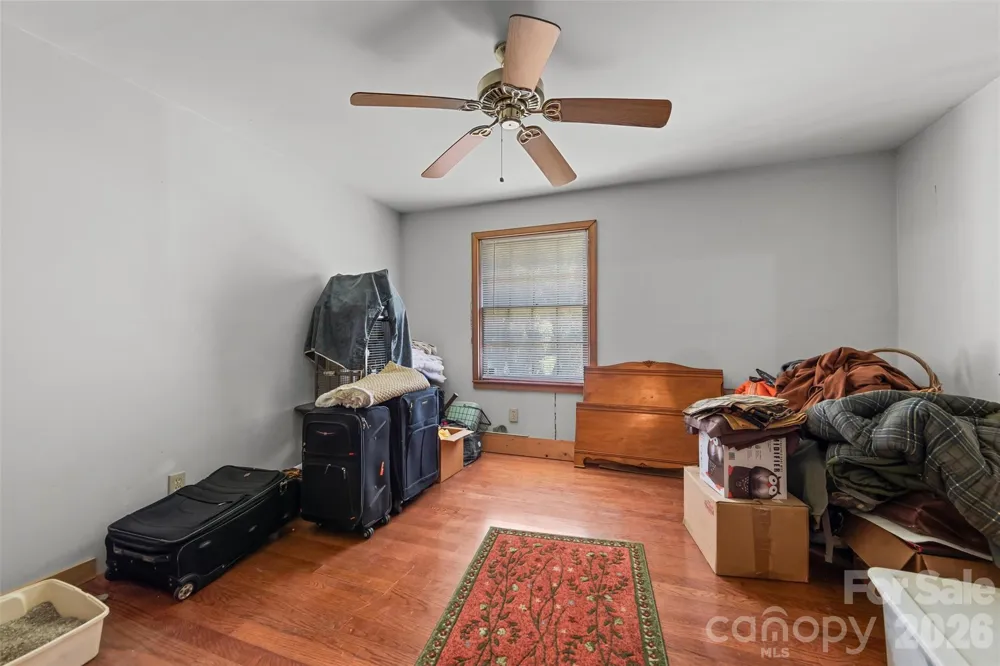 1717 Howard Moore Road Hot Springs, NC 28743