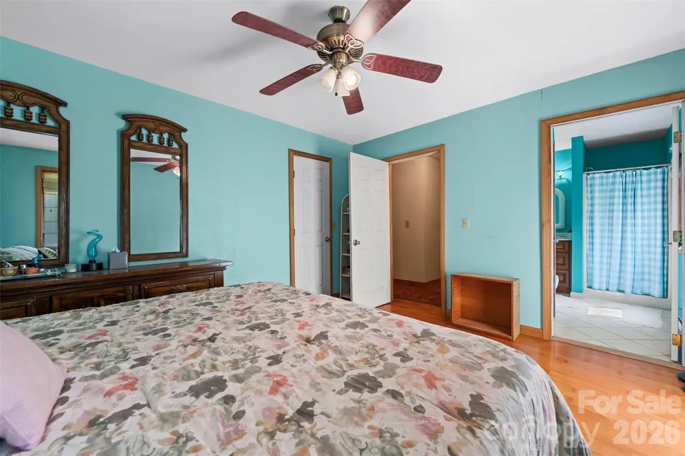 1717 Howard Moore Road Hot Springs, NC 28743