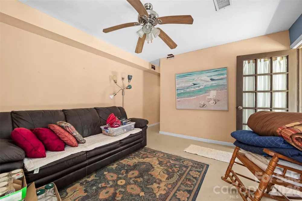 1717 Howard Moore Road Hot Springs, NC 28743