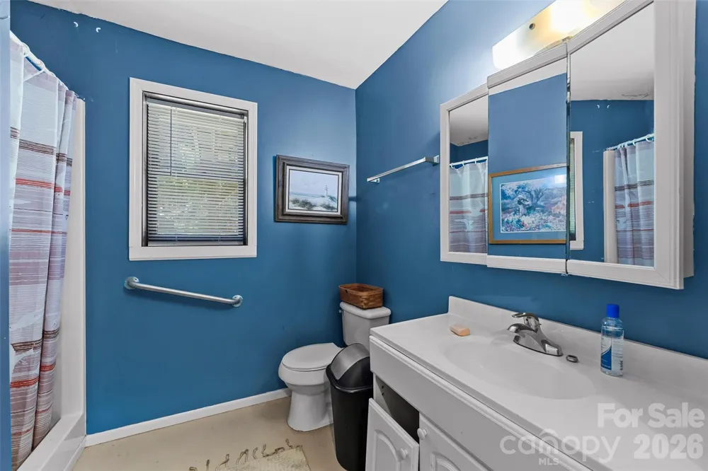 1717 Howard Moore Road Hot Springs, NC 28743
