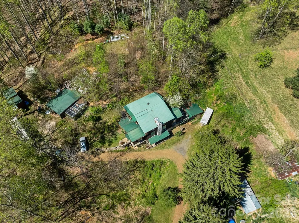 1717 Howard Moore Road Hot Springs, NC 28743