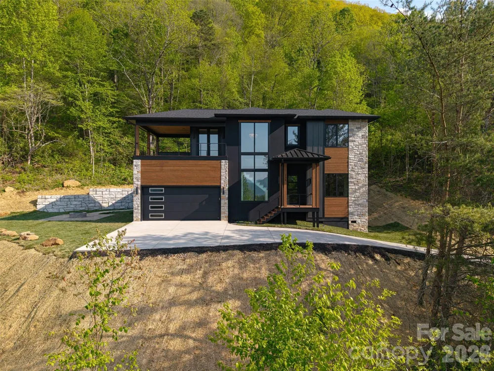 134 View Ridge Parkway Leicester, NC 28748