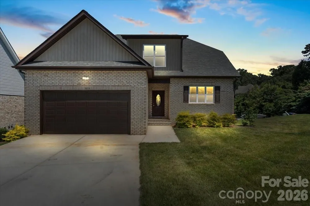 1033 12th Avenue Drive NW Hickory, NC 28601