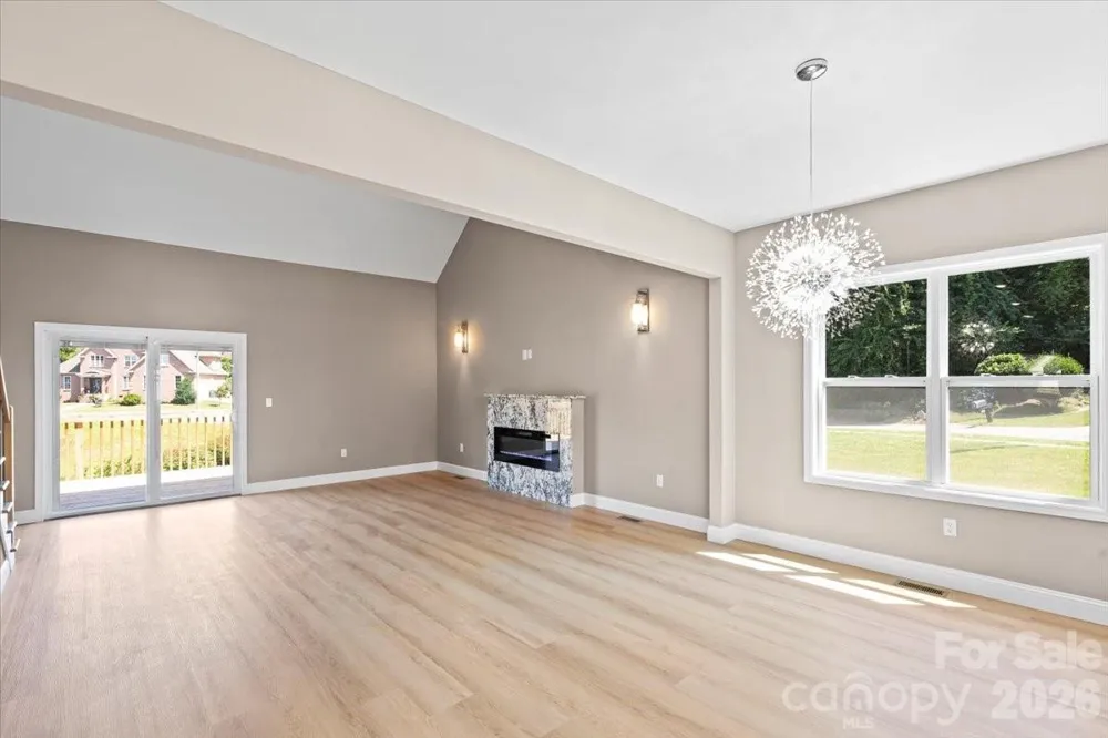 1033 12th Avenue Drive NW Hickory, NC 28601