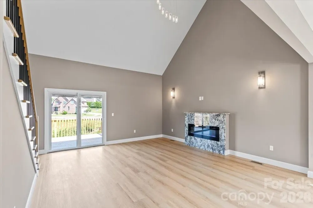 1033 12th Avenue Drive NW Hickory, NC 28601