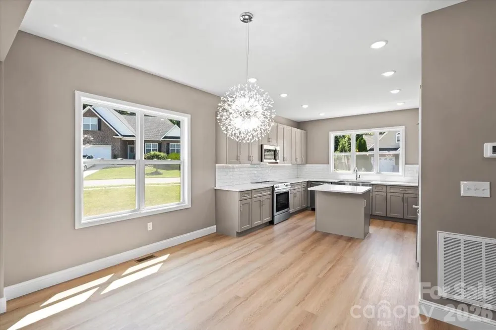 1033 12th Avenue Drive NW Hickory, NC 28601
