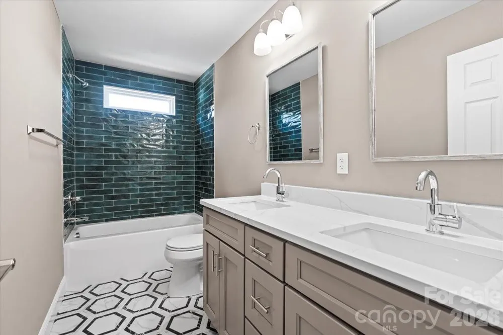 1033 12th Avenue Drive NW Hickory, NC 28601