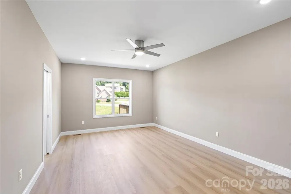 1033 12th Avenue Drive NW Hickory, NC 28601
