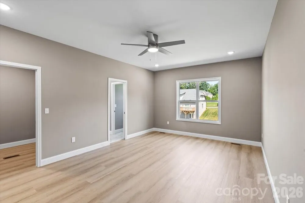 1033 12th Avenue Drive NW Hickory, NC 28601