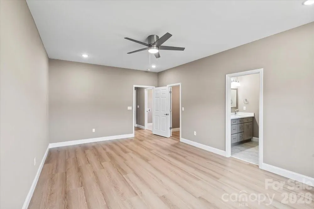 1033 12th Avenue Drive NW Hickory, NC 28601