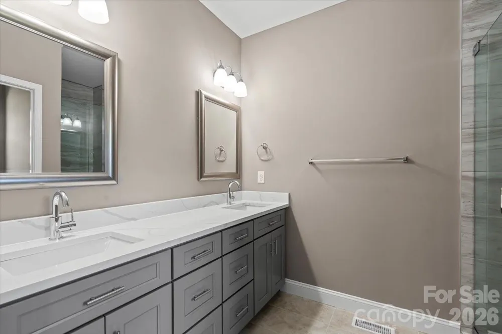 1033 12th Avenue Drive NW Hickory, NC 28601