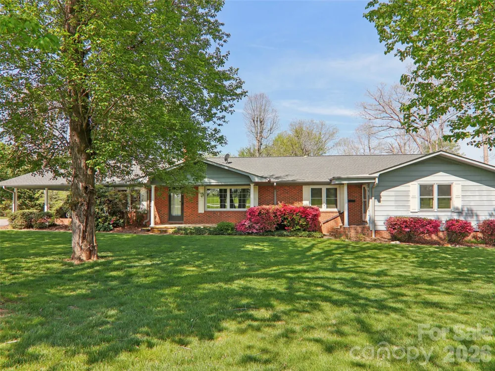 927 Ladson Road Mills River, NC 28759
