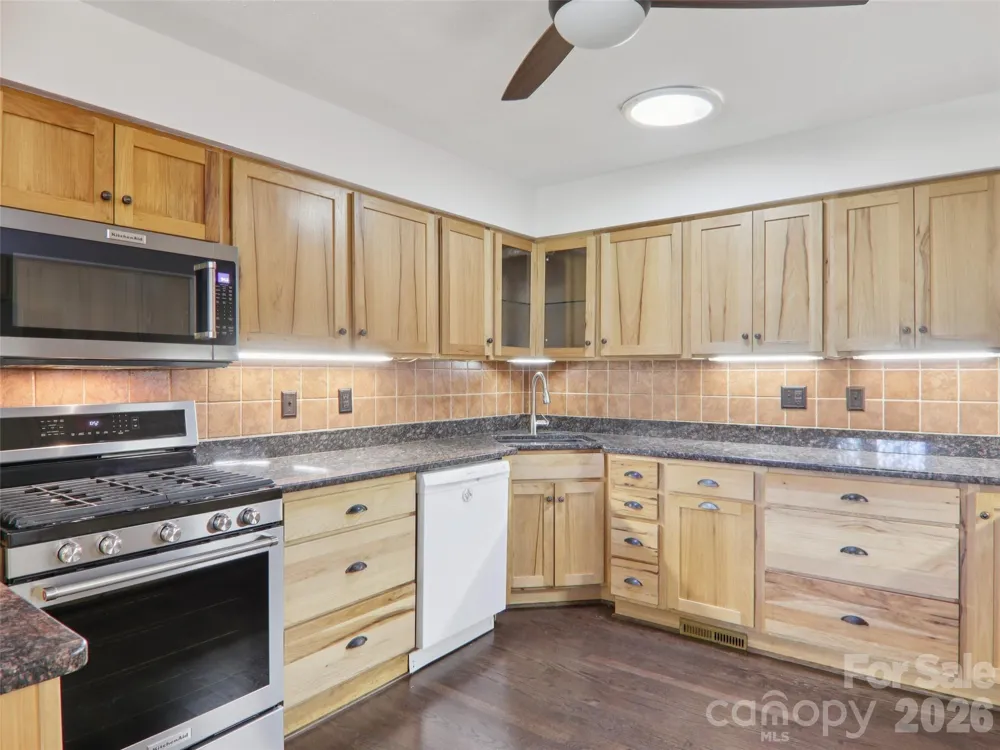 927 Ladson Road Mills River, NC 28759