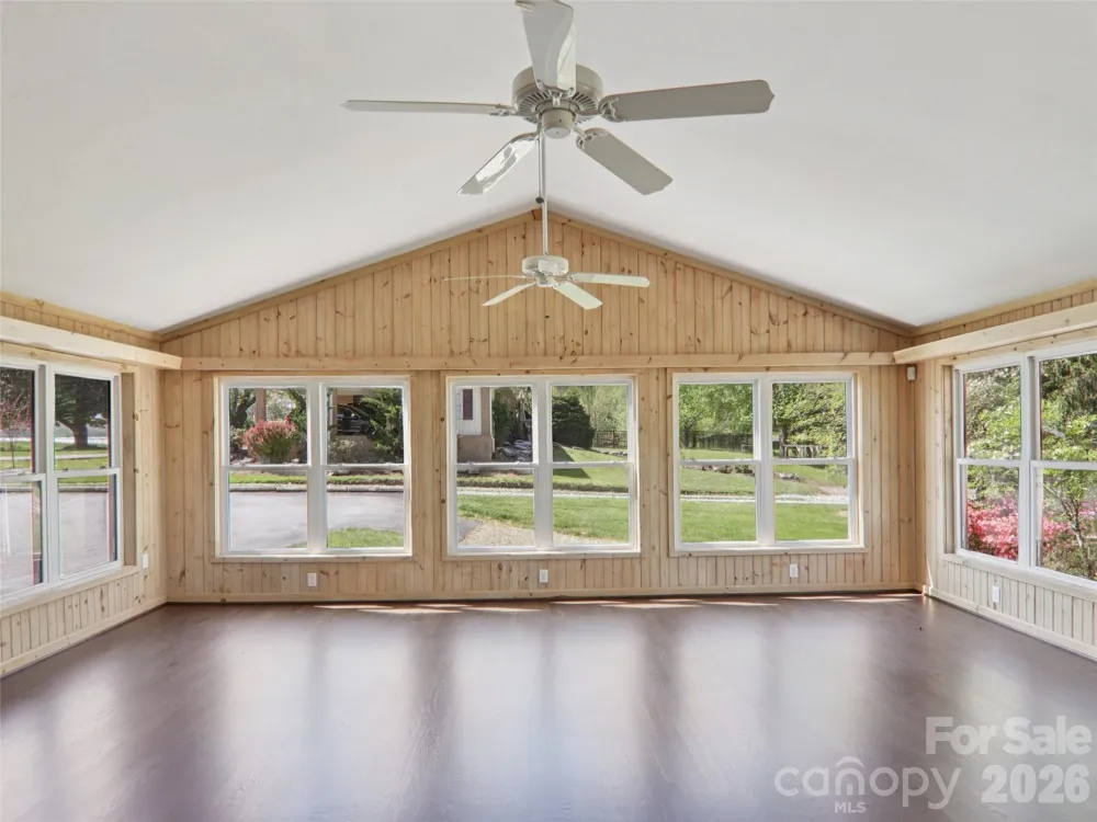 927 Ladson Road Mills River, NC 28759