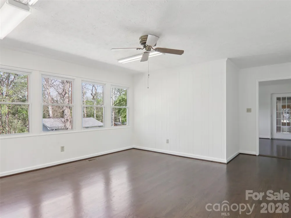 927 Ladson Road Mills River, NC 28759