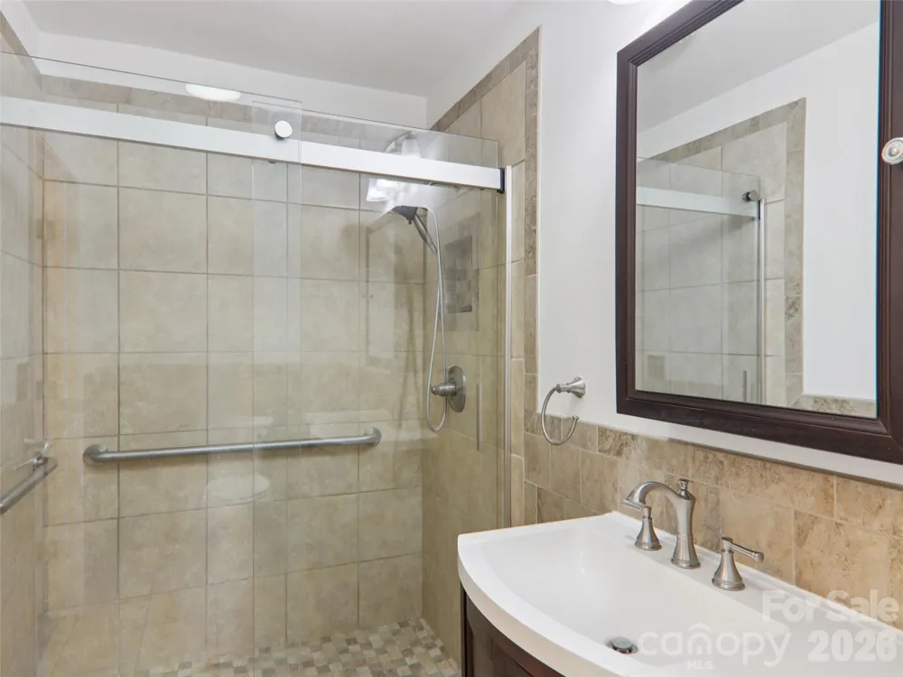 927 Ladson Road Mills River, NC 28759