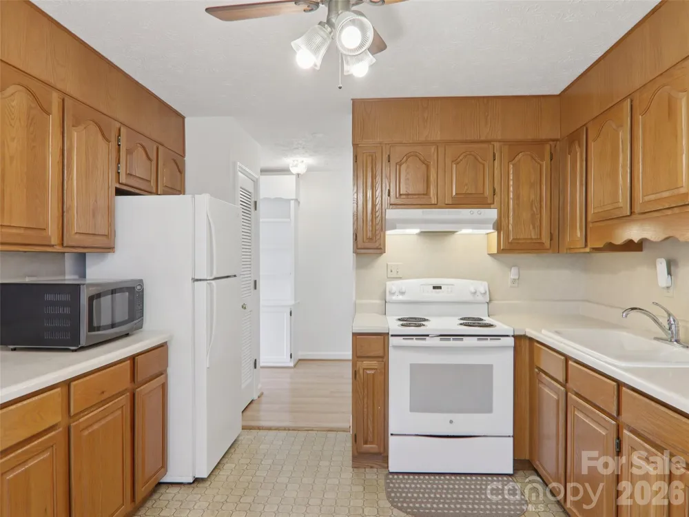 927 Ladson Road Mills River, NC 28759