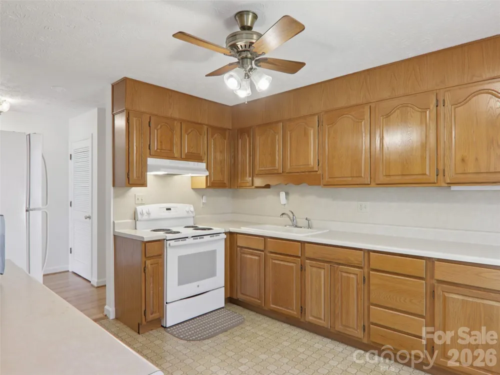 927 Ladson Road Mills River, NC 28759
