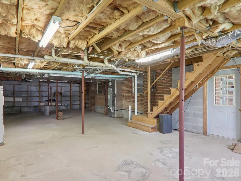 927 Ladson Road Mills River, NC 28759