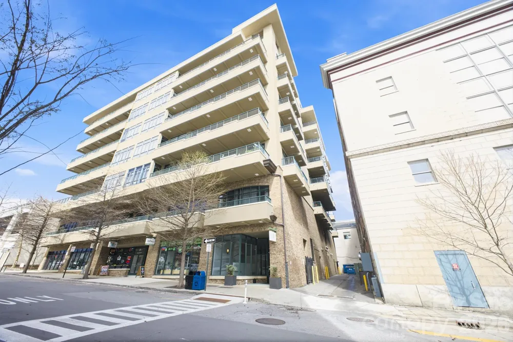 21 Battery Park Avenue #307 Asheville, NC 28801