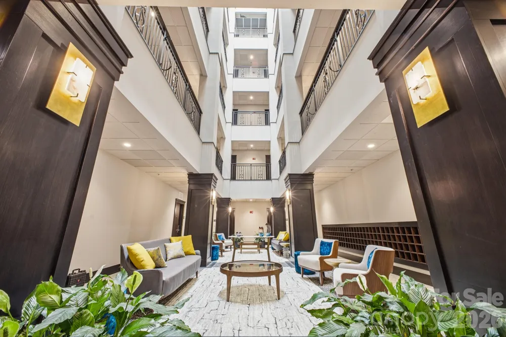 21 Battery Park Avenue #307 Asheville, NC 28801