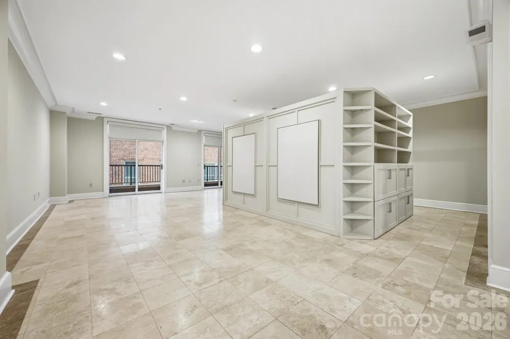 21 Battery Park Avenue #307 Asheville, NC 28801