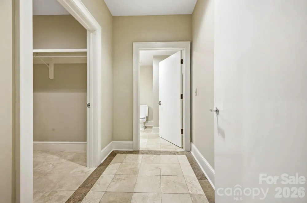 21 Battery Park Avenue #307 Asheville, NC 28801