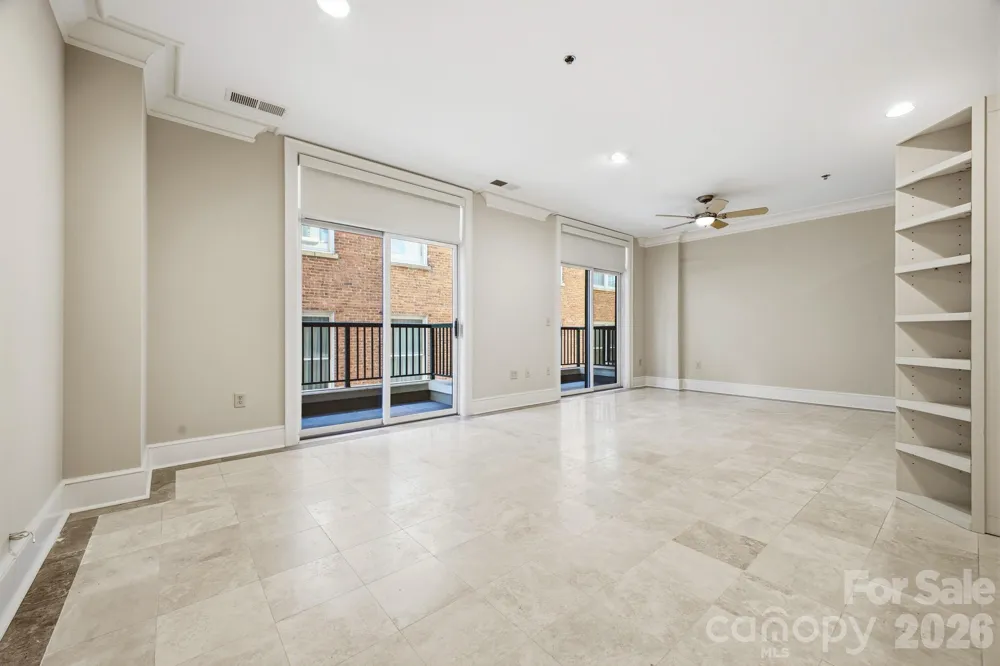 21 Battery Park Avenue #307 Asheville, NC 28801