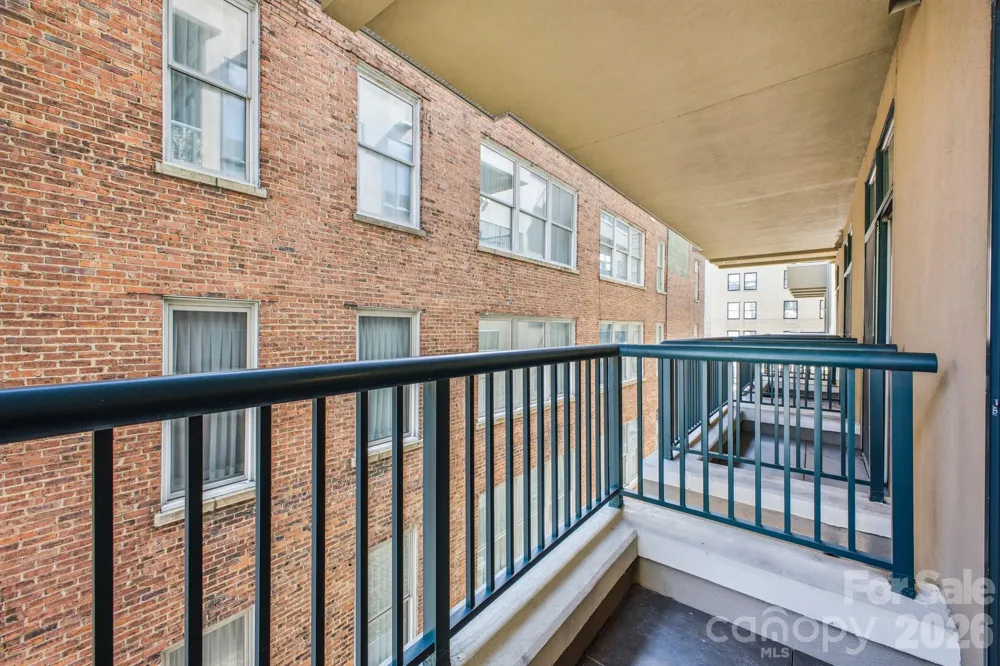 21 Battery Park Avenue #307 Asheville, NC 28801