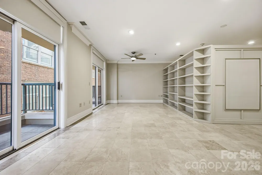 21 Battery Park Avenue #307 Asheville, NC 28801