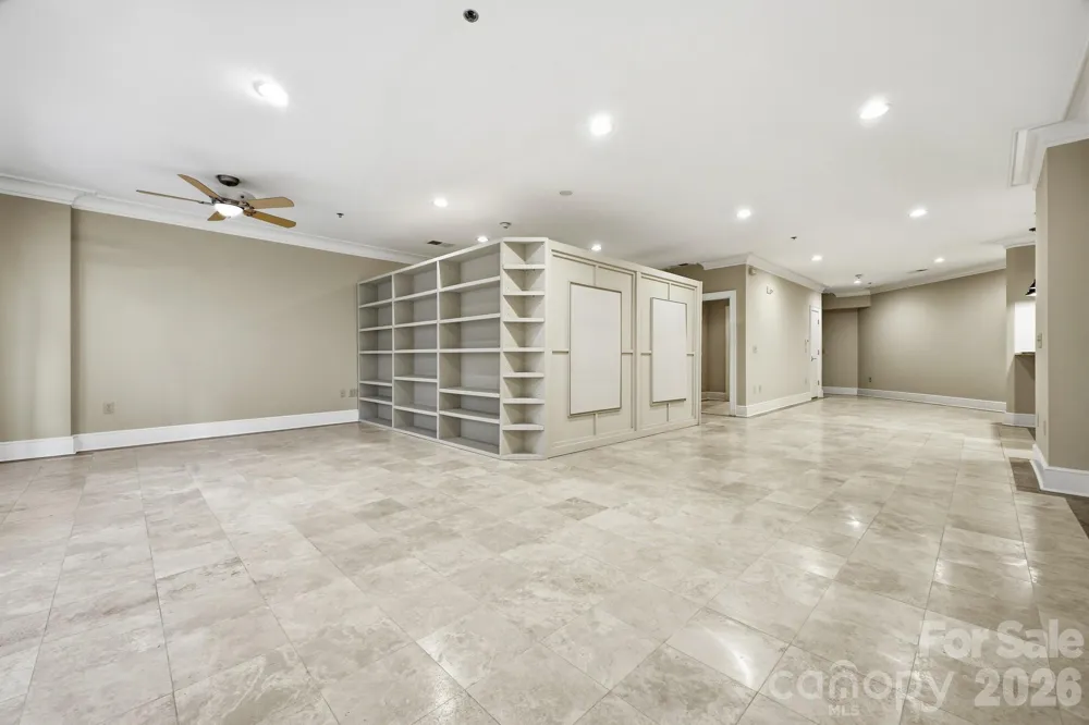 21 Battery Park Avenue #307 Asheville, NC 28801