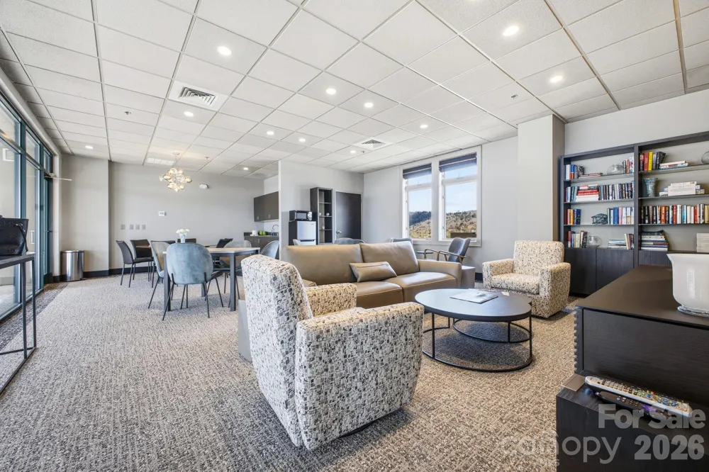 21 Battery Park Avenue #307 Asheville, NC 28801