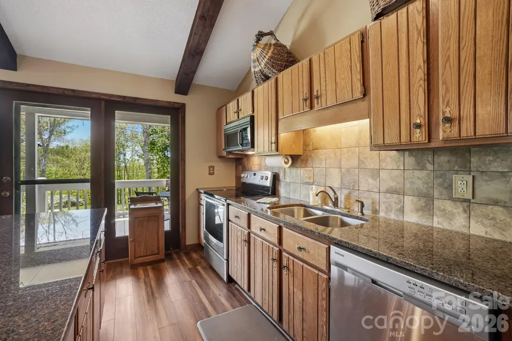 302 Eagles Nest Court S Mars Hill, NC 28754